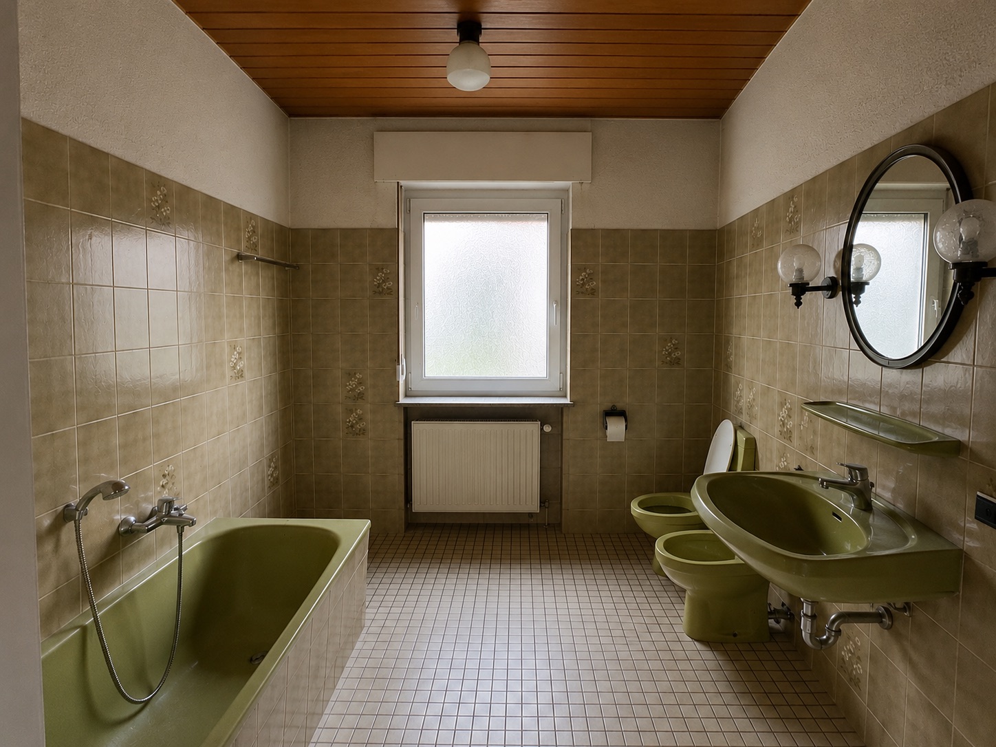 Badezimmer Vorher – Komplettbadsanierung Pirmasens